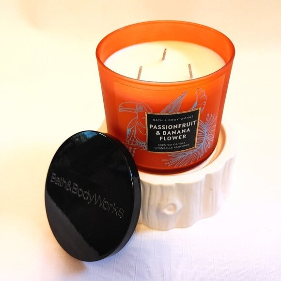 Bath and Body Works Passionfruit & Banana Flower Three Wick Candle BNIP - Picture 6 of 6